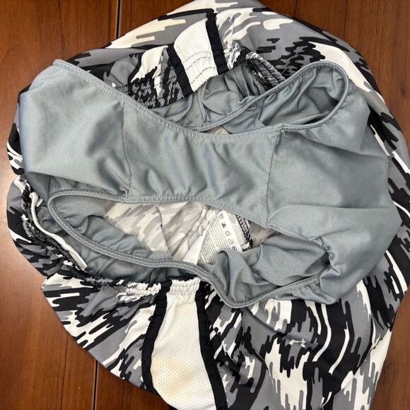 Nike Dri-Fit White Black Gray Short in Medium - Picture 5 of 8